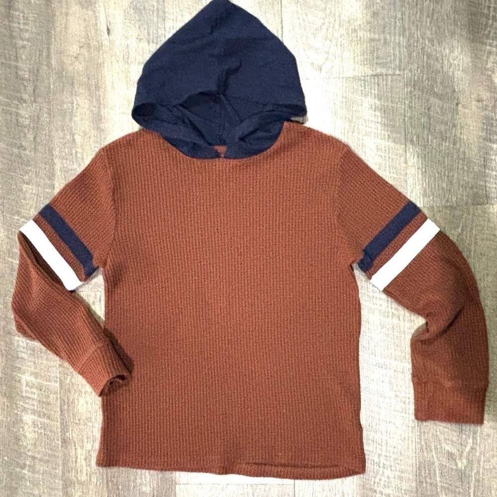 Children’s Place Hooded Thermal. 
MED (7/8)